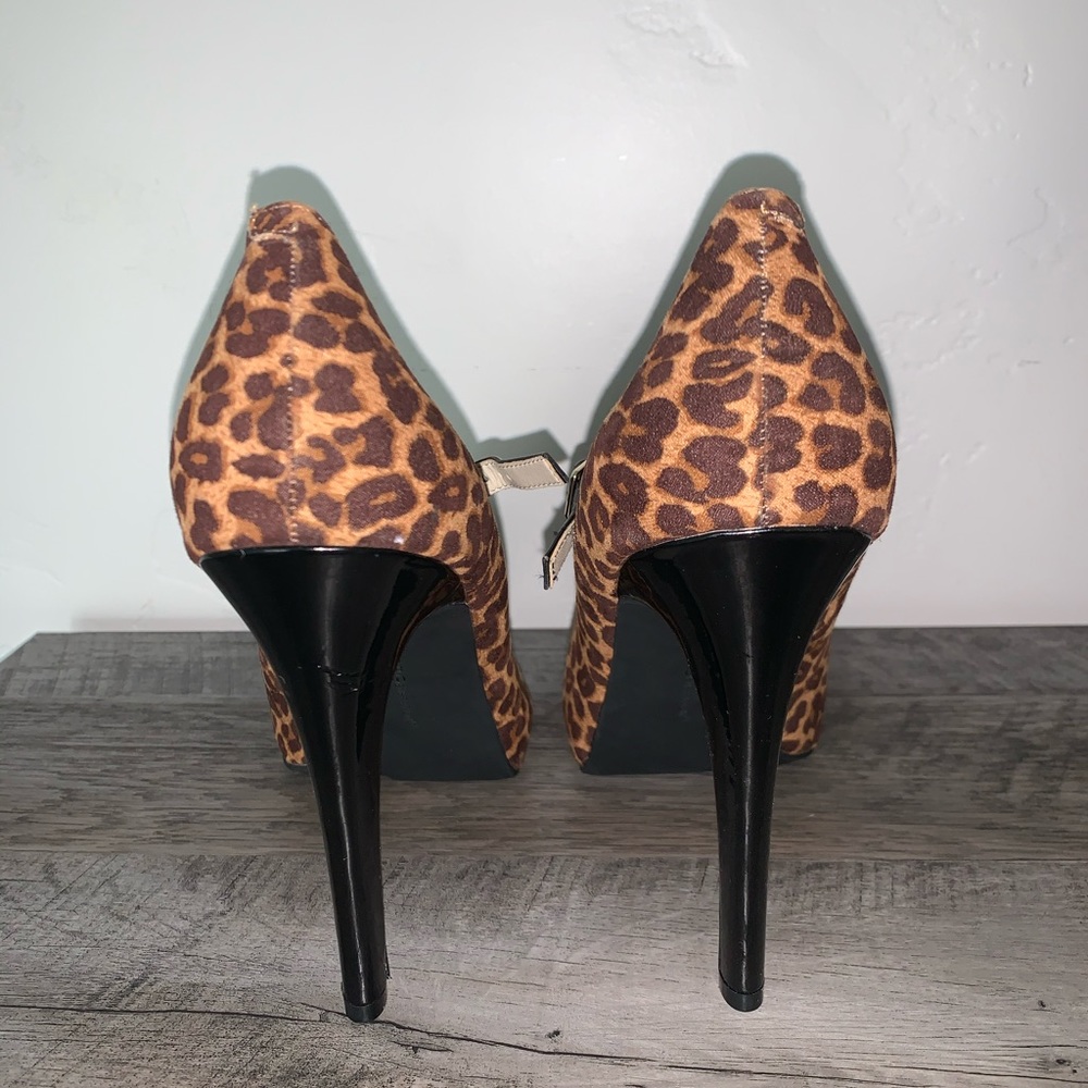 Bcbgeneration Closed Toe Pumps. Never Been Worn! - image 5